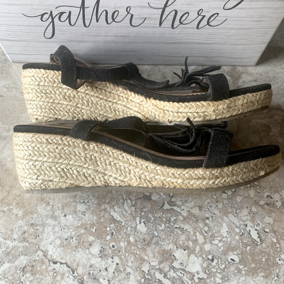 Playhouse Wedge Sandals | sz 6 - Picture 2 of 5